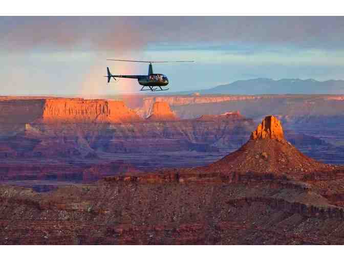 20 Minute Scenic Helicopter Tour with Pinnacle Helicopters!