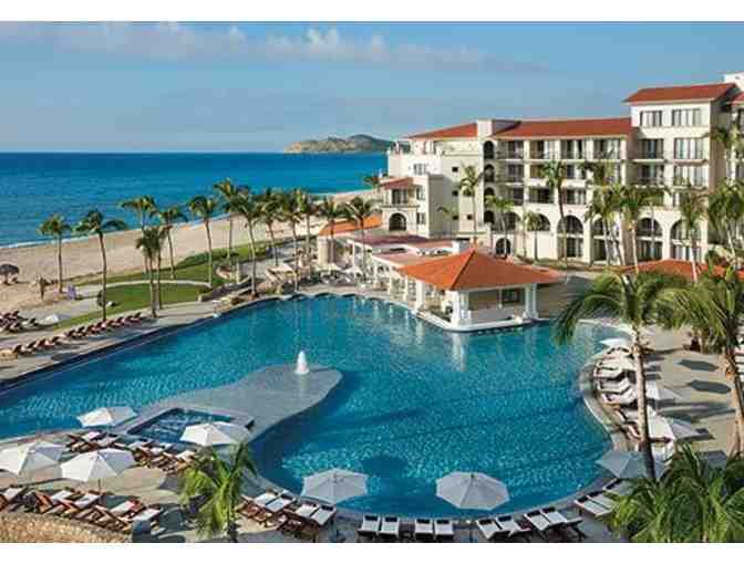 Cabo San Lucas Dream Vacation: Beachfront Suite with Breathtaking Views!