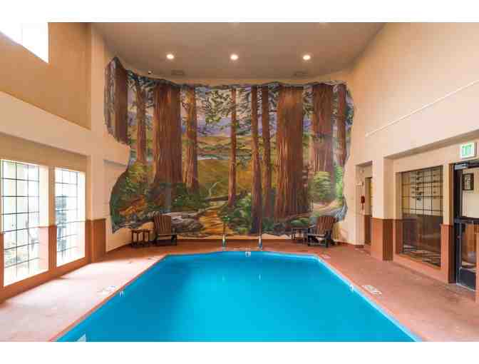 Getaway for 6 People including BBQ to The Redwood River Walk Boutique Hotel